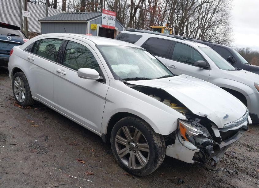 Photo 13 of 2013 Chrysler 200 LX (VIN 1C3CCBAB0DN698221)