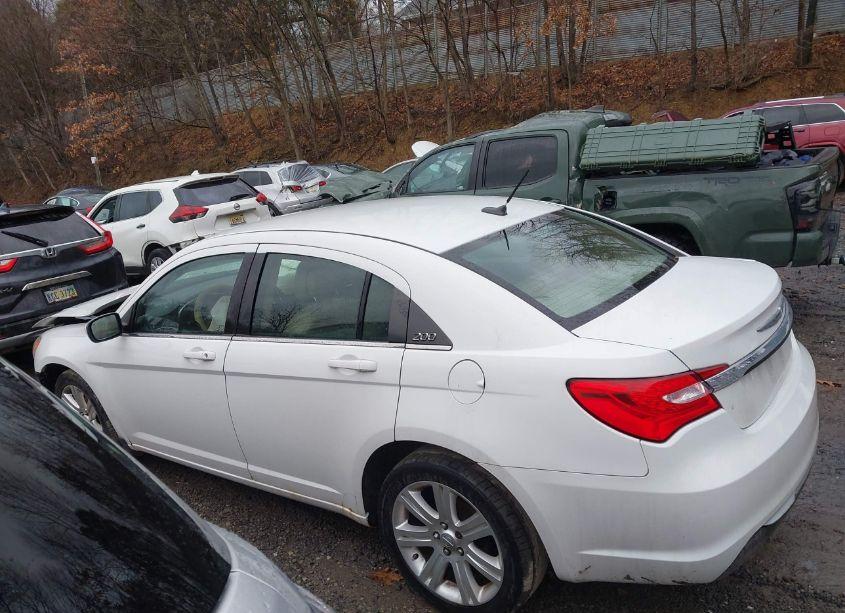 Photo 14 of 2013 Chrysler 200 LX (VIN 1C3CCBAB0DN698221)