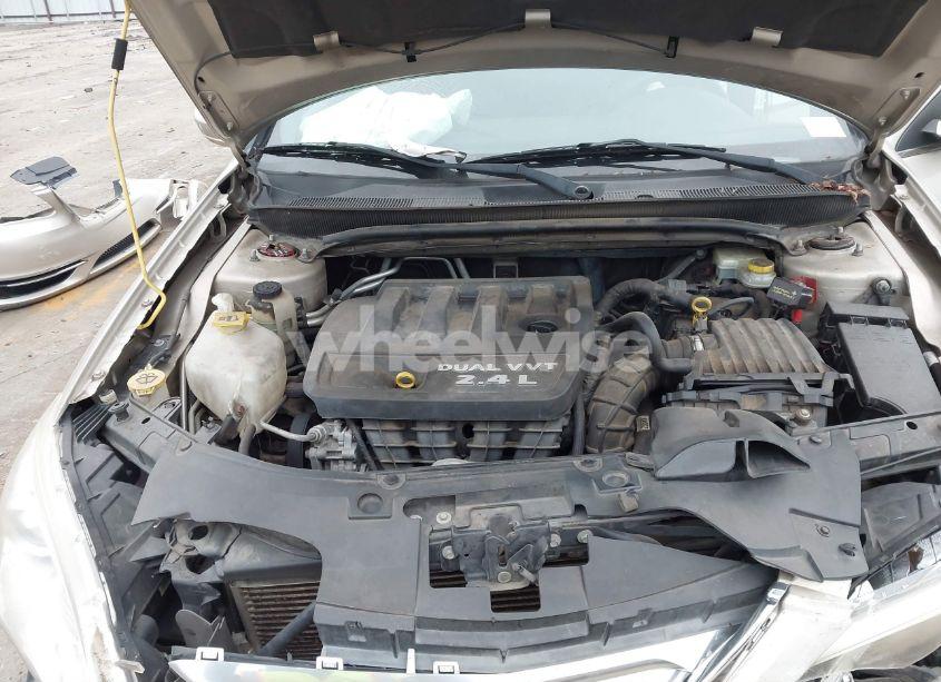 Photo 10 of 2013 Chrysler 200 LX (VIN 1C3CCBAB0DN698588)