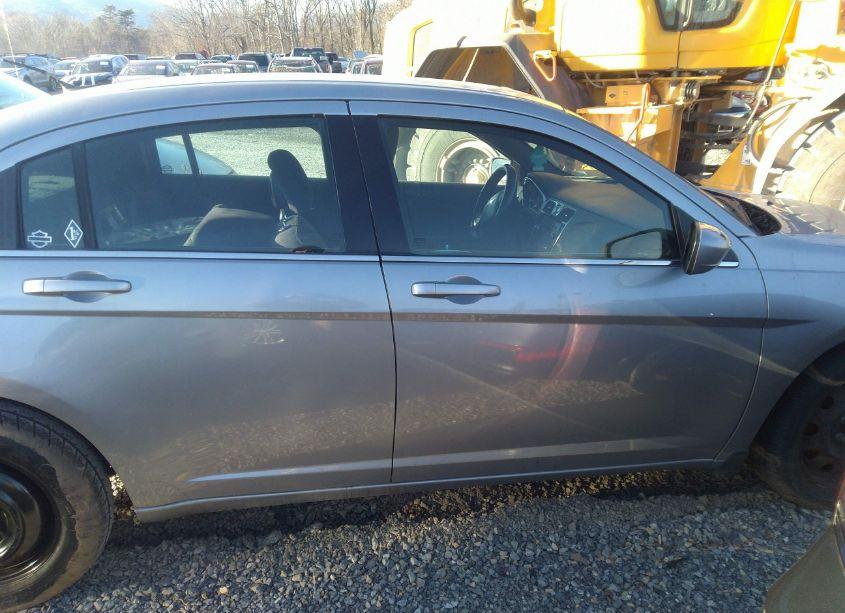 Photo 13 of 2014 Chrysler 200 LX (VIN 1C3CCBAB0EN124865)