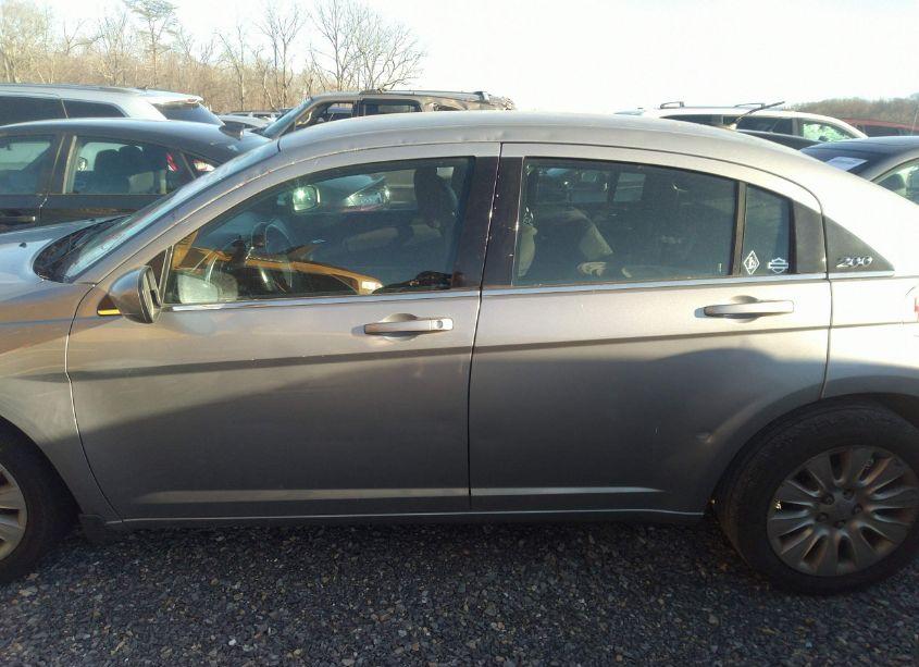 Photo 14 of 2014 Chrysler 200 LX (VIN 1C3CCBAB0EN124865)