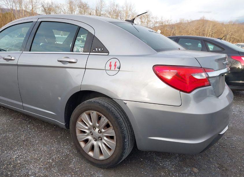 Photo 17 of 2014 Chrysler 200 LX (VIN 1C3CCBAB0EN124865)