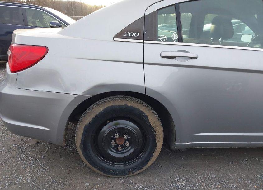 Photo 19 of 2014 Chrysler 200 LX (VIN 1C3CCBAB0EN124865)