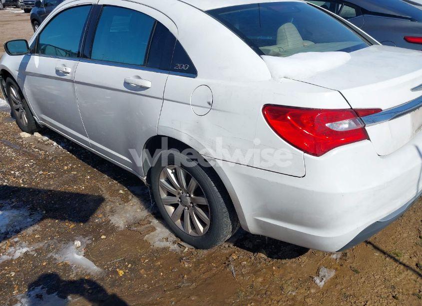 Photo 3 of 2014 Chrysler 200 LX (VIN 1C3CCBAB0EN141746)