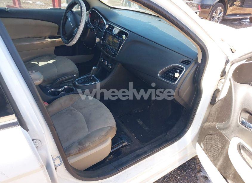 Photo 5 of 2014 Chrysler 200 LX (VIN 1C3CCBAB0EN141746)
