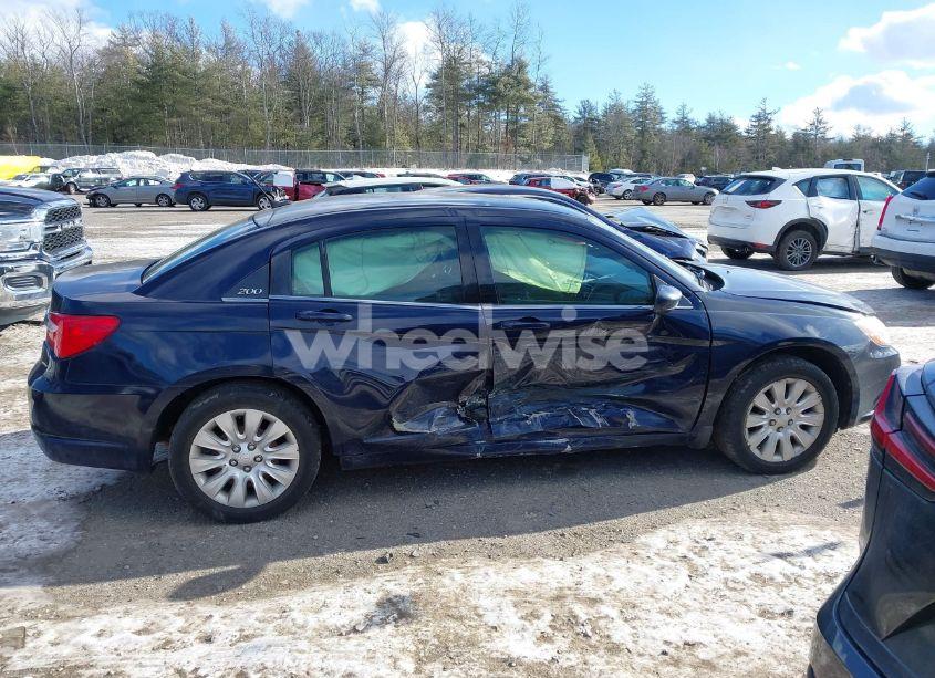 Photo 13 of 2014 Chrysler 200 LX (VIN 1C3CCBAB0EN142539)