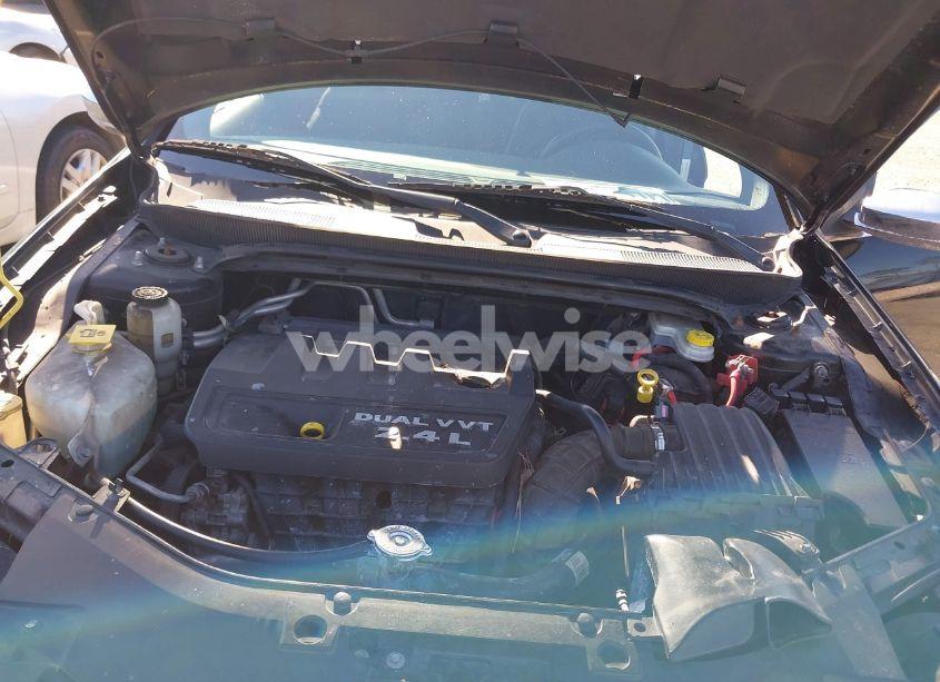Photo 10 of 2014 Chrysler 200 LX (VIN 1C3CCBAB0EN168459)