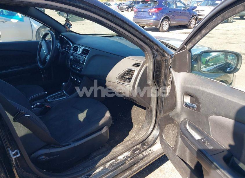 Photo 5 of 2014 Chrysler 200 LX (VIN 1C3CCBAB0EN168459)