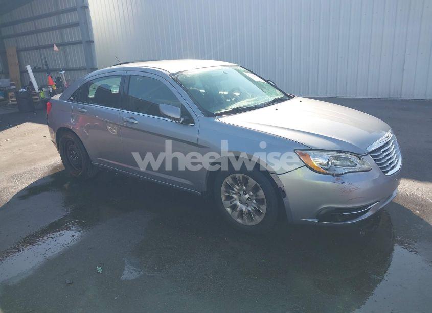 2014 Chrysler 200 LX (VIN 1C3CCBAB0EN206515) main photo