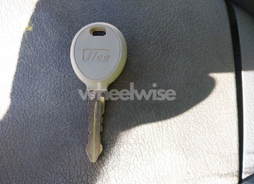 Photo 11 of 2014 Chrysler 200 LX (VIN 1C3CCBAB0EN206515)