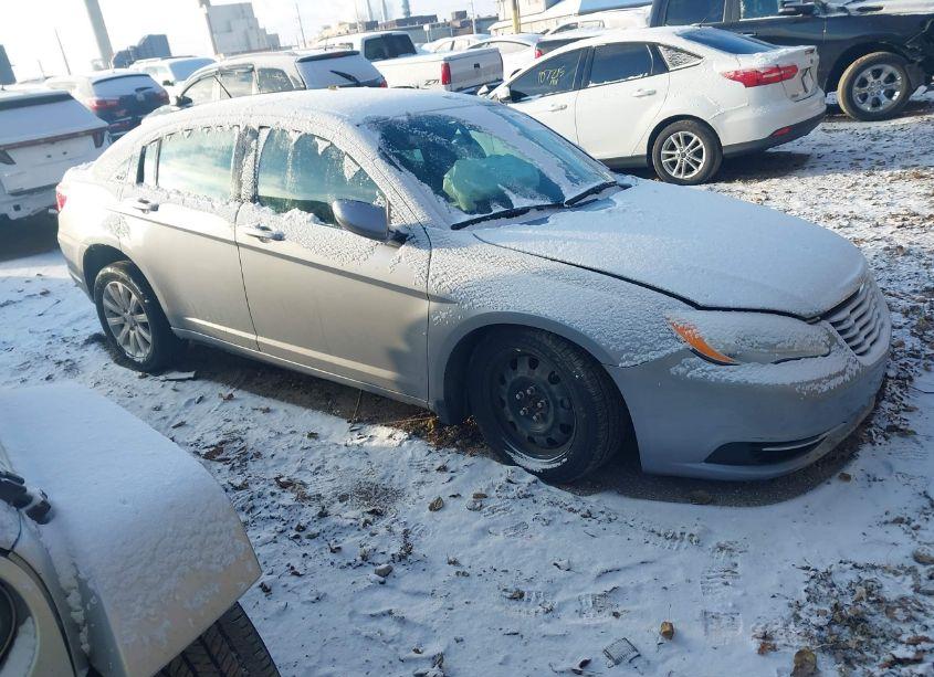 2014 Chrysler 200 LX (VIN 1C3CCBAB0EN211939) main photo