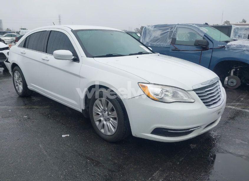 2014 Chrysler 200 LX (VIN 1C3CCBAB0EN230748) main photo