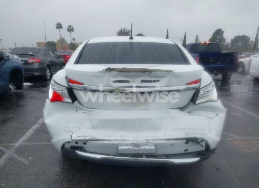 Photo 6 of 2014 Chrysler 200 LX (VIN 1C3CCBAB0EN230748)
