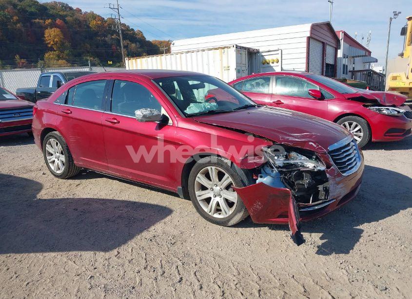 2013 Chrysler 200 LX (VIN 1C3CCBAB1DN763402) main photo