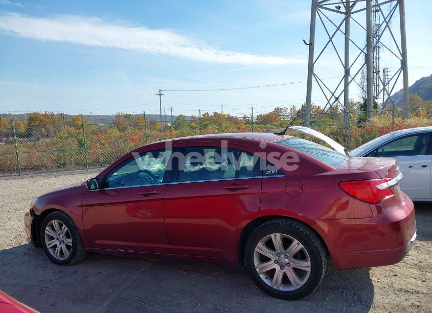 Photo 14 of 2013 Chrysler 200 LX (VIN 1C3CCBAB1DN763402)