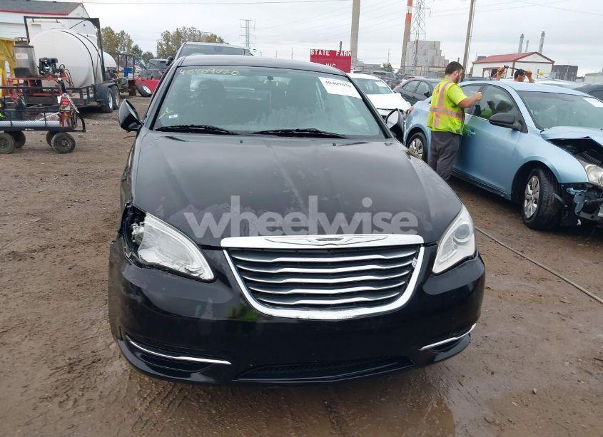 Photo 11 of 2014 Chrysler 200 LX (VIN 1C3CCBAB1EN123725)