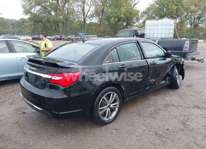 Photo 4 of 2014 Chrysler 200 LX (VIN 1C3CCBAB1EN123725)