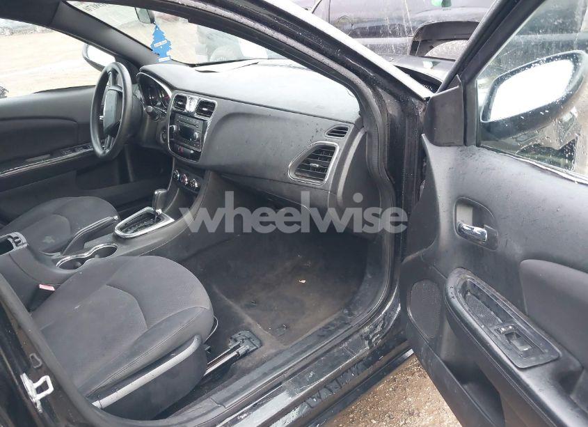 Photo 5 of 2014 Chrysler 200 LX (VIN 1C3CCBAB1EN123725)