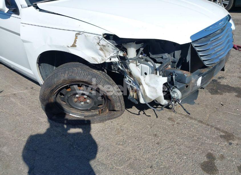 Photo 6 of 2014 Chrysler 200 LX (VIN 1C3CCBAB1EN146728)