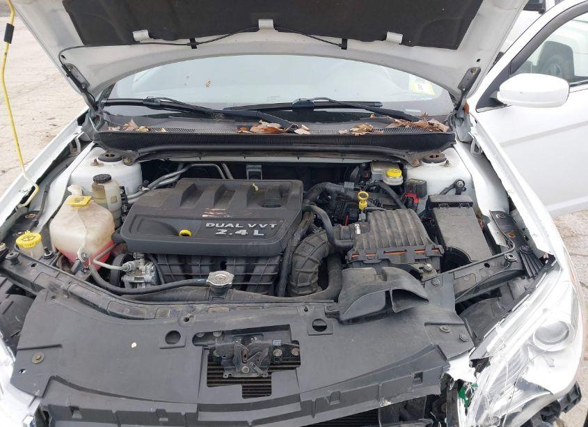 Photo 10 of 2014 Chrysler 200 LX (VIN 1C3CCBAB1EN207639)