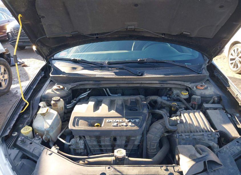 Photo 10 of 2014 Chrysler 200 LX (VIN 1C3CCBAB1EN208760)