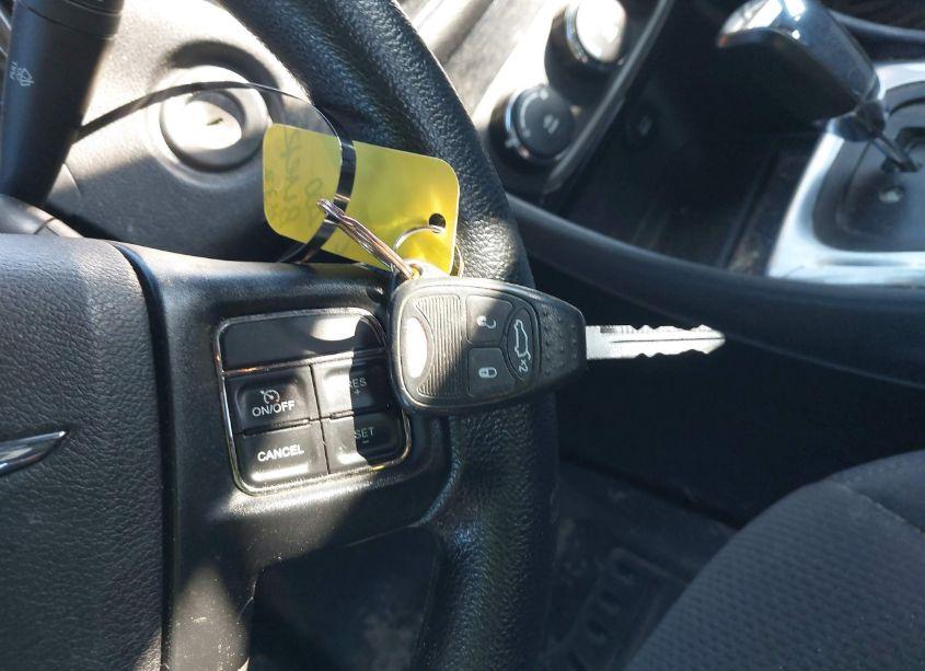 Photo 11 of 2014 Chrysler 200 LX (VIN 1C3CCBAB1EN208760)