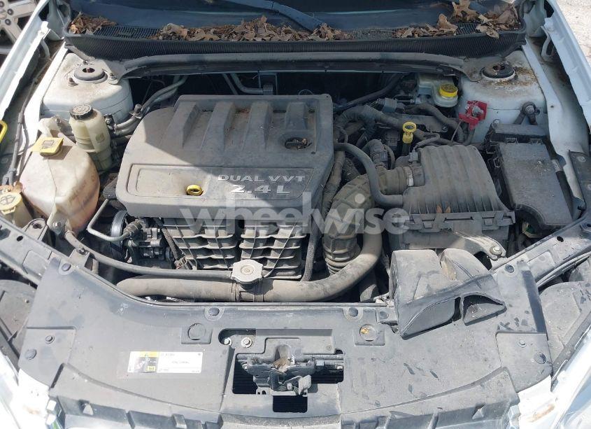 Photo 10 of 2014 Chrysler 200 LX (VIN 1C3CCBAB1EN231360)