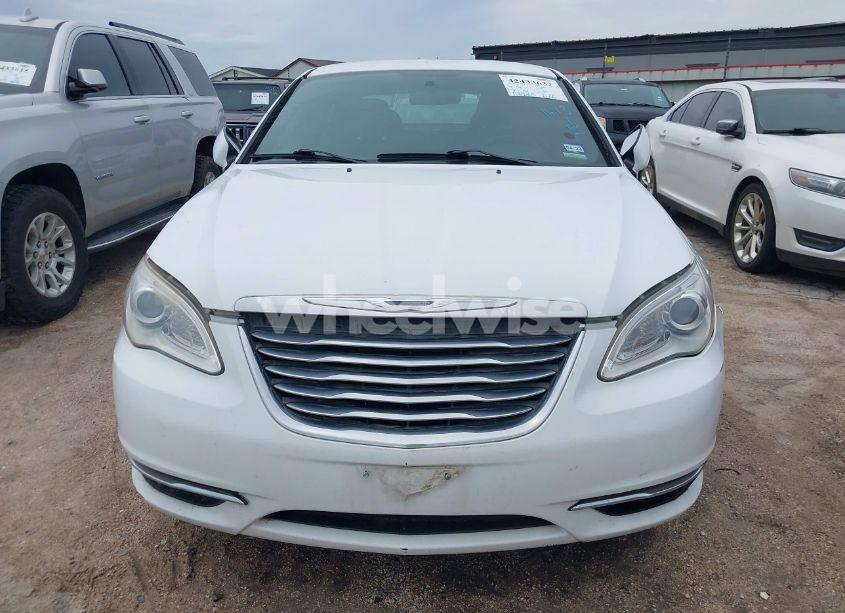 Photo 13 of 2014 Chrysler 200 LX (VIN 1C3CCBAB1EN231360)