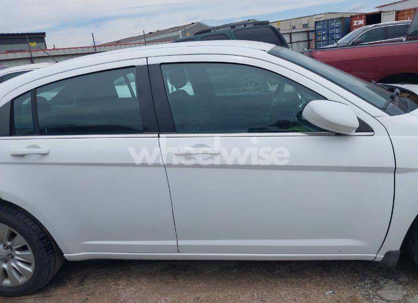 Photo 14 of 2014 Chrysler 200 LX (VIN 1C3CCBAB1EN231360)