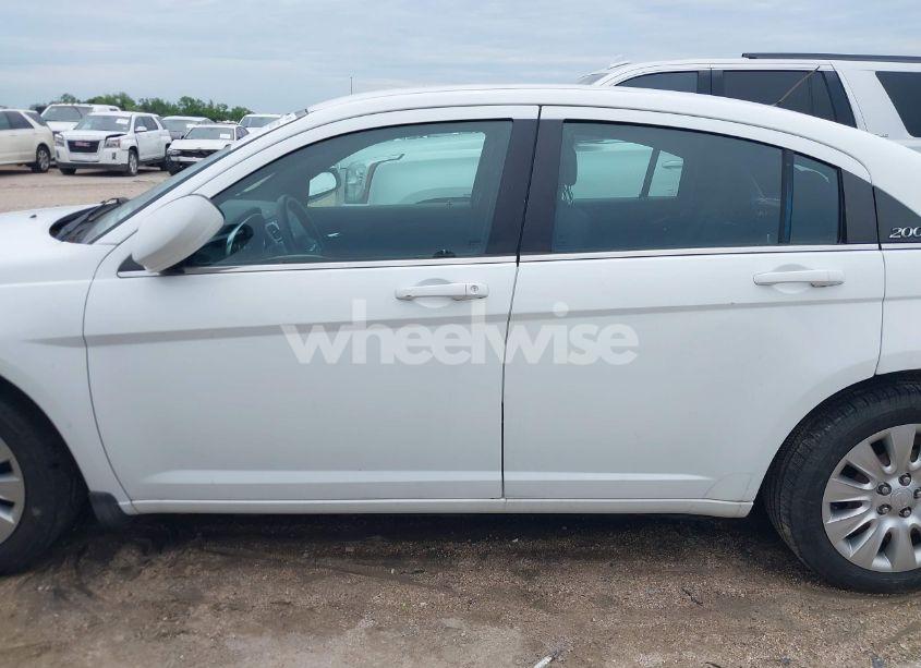 Photo 16 of 2014 Chrysler 200 LX (VIN 1C3CCBAB1EN231360)