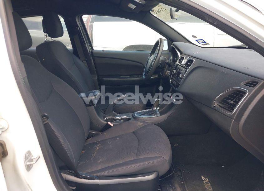 Photo 5 of 2014 Chrysler 200 LX (VIN 1C3CCBAB1EN231360)