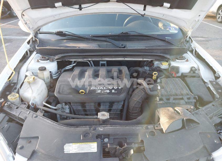 Photo 10 of 2013 Chrysler 200 LX (VIN 1C3CCBAB2DN559529)