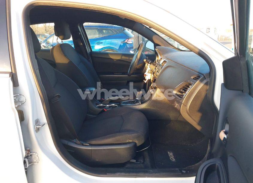 Photo 5 of 2013 Chrysler 200 LX (VIN 1C3CCBAB2DN559529)