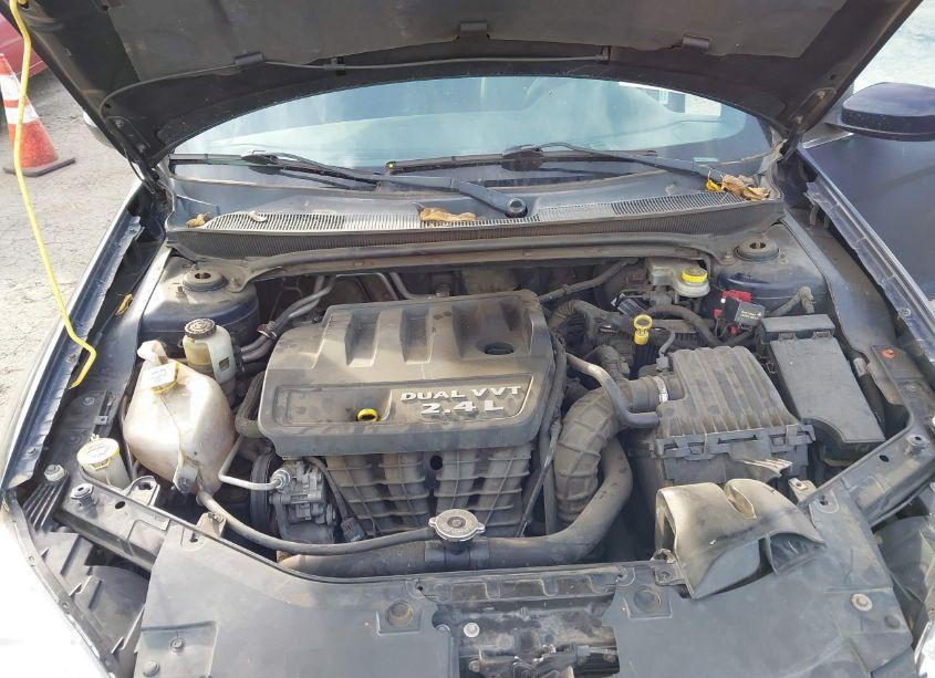 Photo 10 of 2013 Chrysler 200 LX (VIN 1C3CCBAB2DN642331)