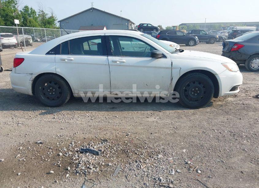 Photo 13 of 2013 Chrysler 200 LX (VIN 1C3CCBAB2DN646993)