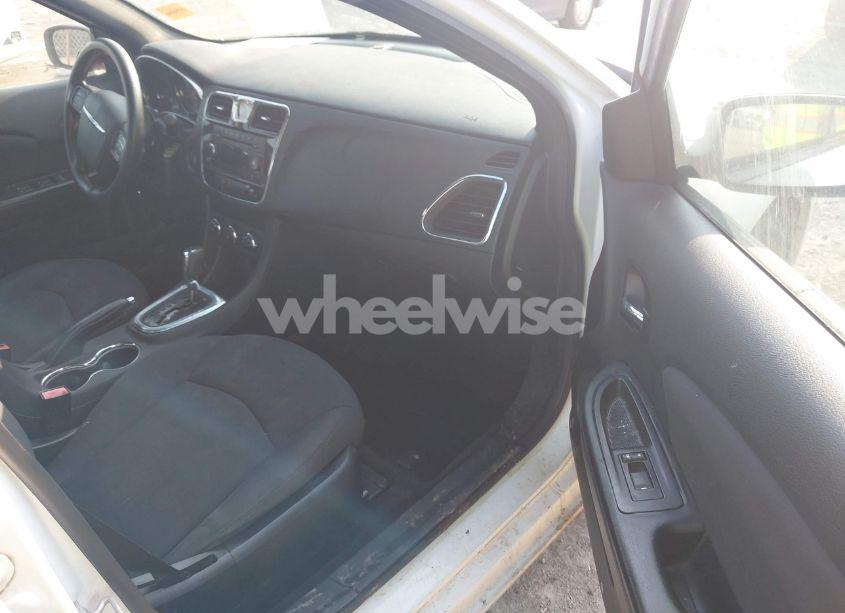 Photo 5 of 2013 Chrysler 200 LX (VIN 1C3CCBAB2DN646993)