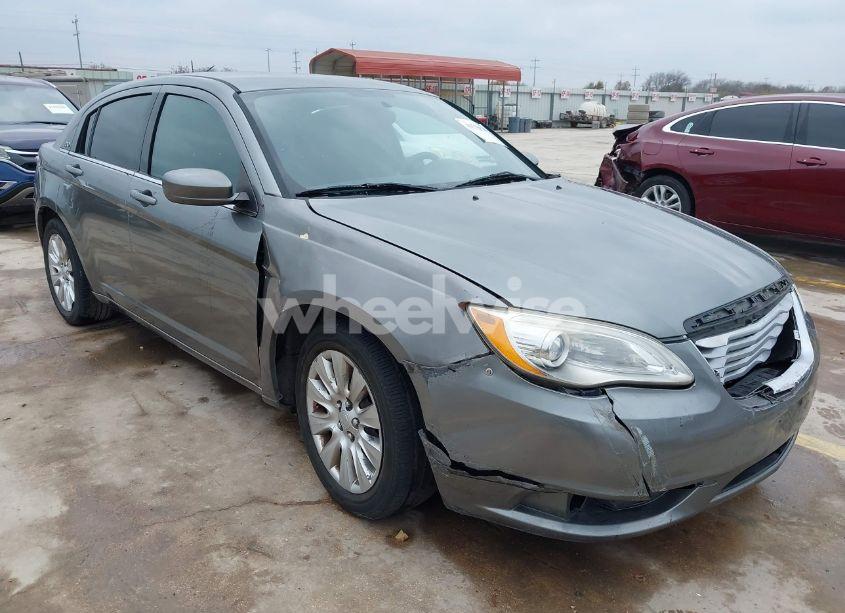 2013 Chrysler 200 LX (VIN 1C3CCBAB2DN691691) main photo