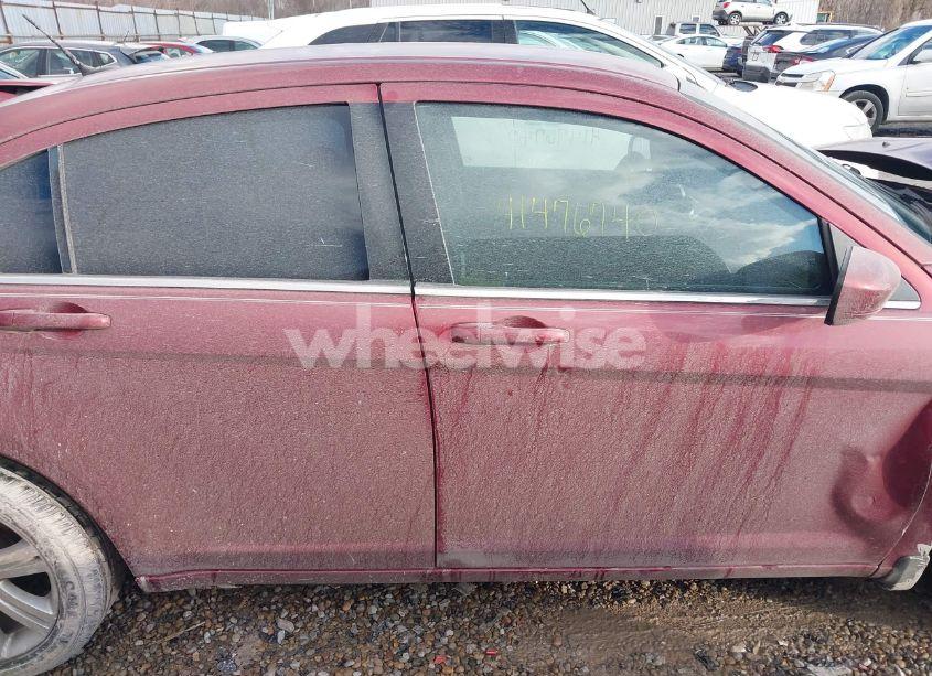 Photo 13 of 2013 Chrysler 200 LX (VIN 1C3CCBAB2DN698690)