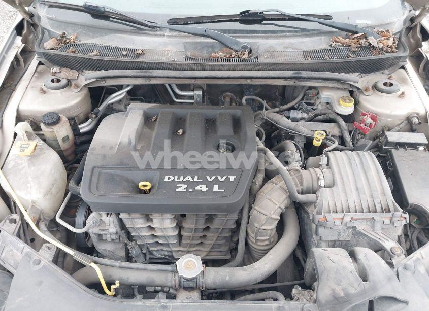 Photo 10 of 2013 Chrysler 200 LX (VIN 1C3CCBAB2DN715102)