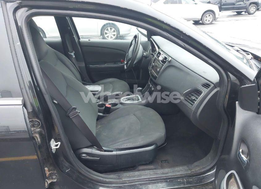 Photo 5 of 2012 Chrysler 200 LX (VIN 1C3CCBAB3CN113419)