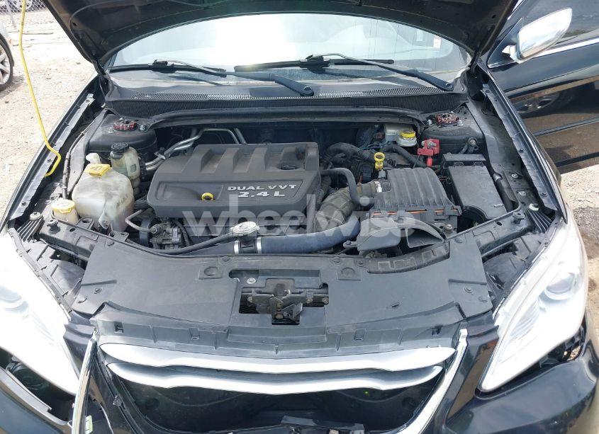 Photo 10 of 2013 Chrysler 200 LX (VIN 1C3CCBAB3DN568546)