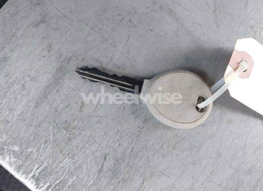 Photo 11 of 2013 Chrysler 200 LX (VIN 1C3CCBAB3DN568546)