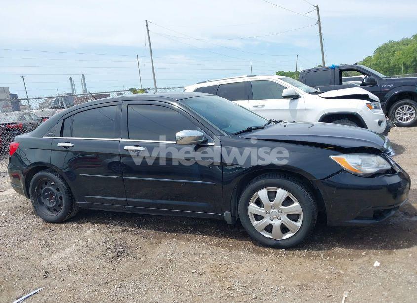 Photo 13 of 2013 Chrysler 200 LX (VIN 1C3CCBAB3DN568546)