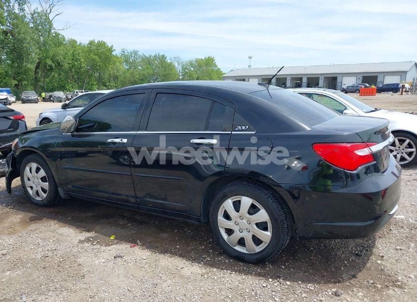 Photo 14 of 2013 Chrysler 200 LX (VIN 1C3CCBAB3DN568546)