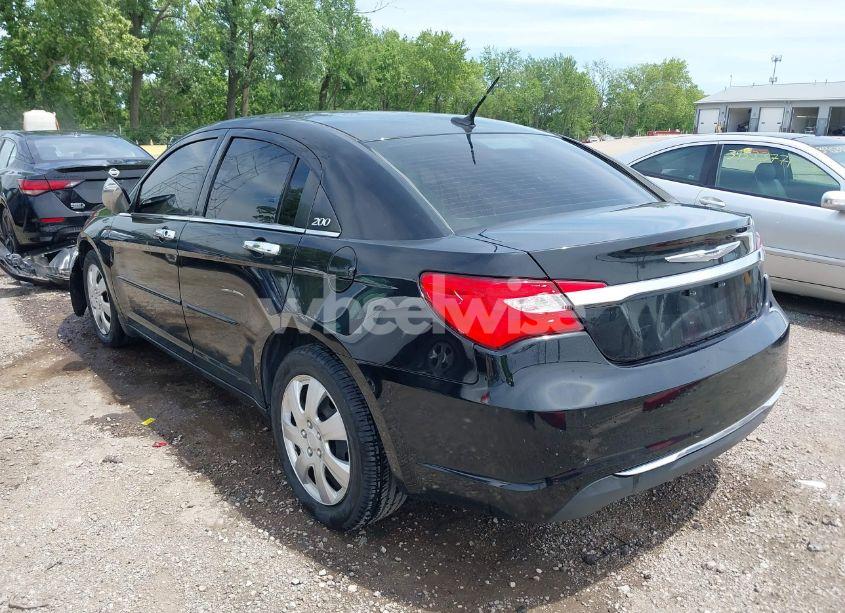 Photo 3 of 2013 Chrysler 200 LX (VIN 1C3CCBAB3DN568546)