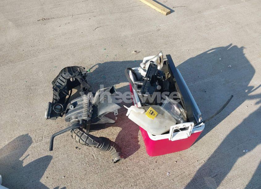 Photo 12 of 2013 Chrysler 200 LX (VIN 1C3CCBAB3DN646579)