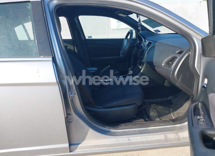 Photo 5 of 2013 Chrysler 200 LX (VIN 1C3CCBAB3DN646579)