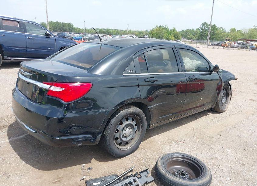 Photo 4 of 2014 Chrysler 200 LX (VIN 1C3CCBAB3EN141546)