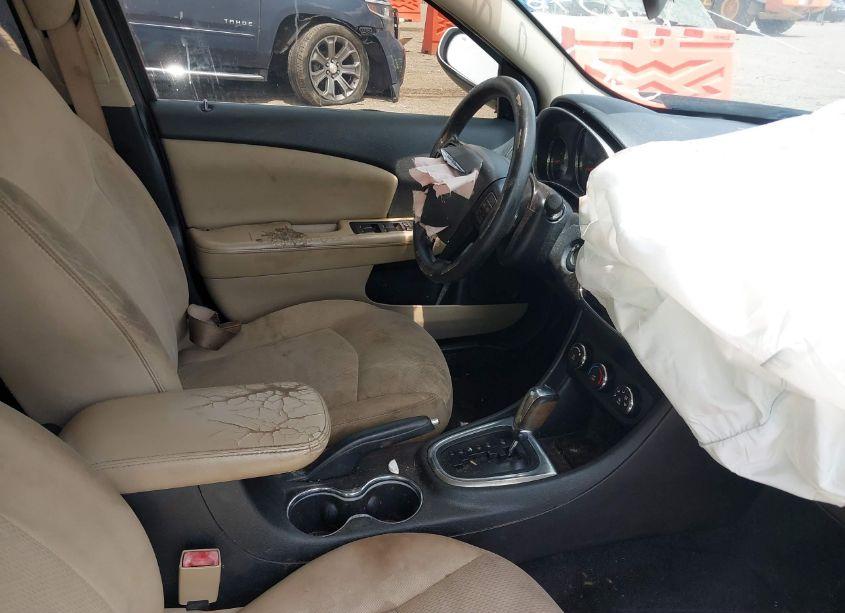 Photo 5 of 2014 Chrysler 200 LX (VIN 1C3CCBAB3EN141546)