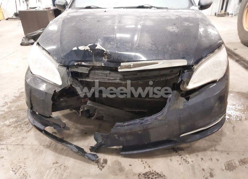 Photo 6 of 2014 Chrysler 200 LX (VIN 1C3CCBAB3EN146259)